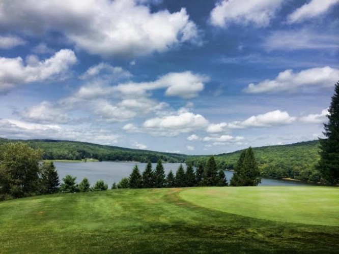 ALPINE LAKE RESORT Terra Alta WV 700 West Alpine 26764