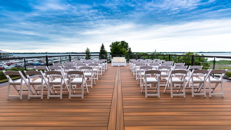 HÔTEL DE LA RIVE SorelTracy QC 165 Chemin Ste Anne J3P6J7