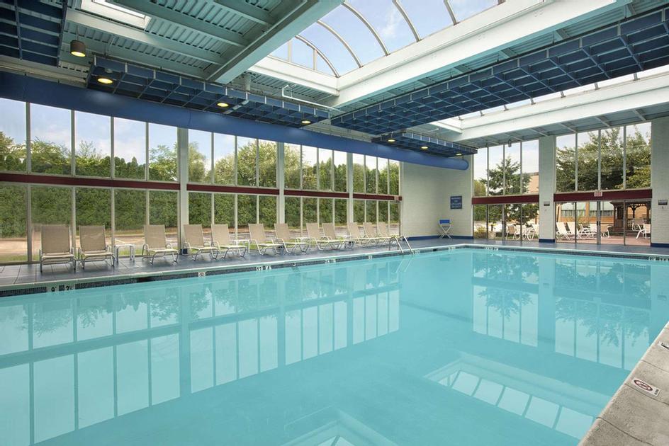 DAYS HOTEL ALLENTOWN AIRPORT / LEHIGH VALLEY Allentown PA 3400