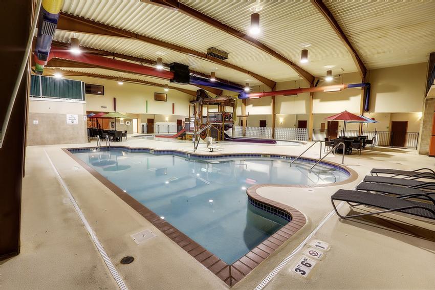 CLARION HOTEL CONVENTION CENTER Minot ND 2200 East Burdick Expy 58701