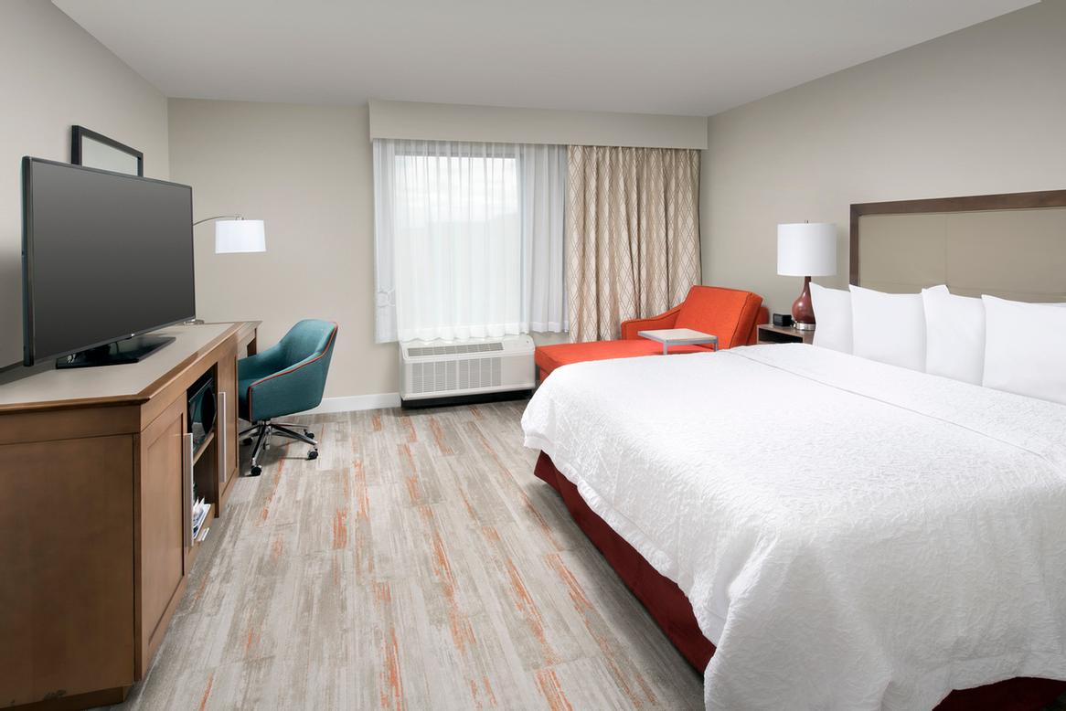 HAMPTON INN® & SUITES SAN ANTONIO LACKLAND AFB SEAWORLD San Antonio