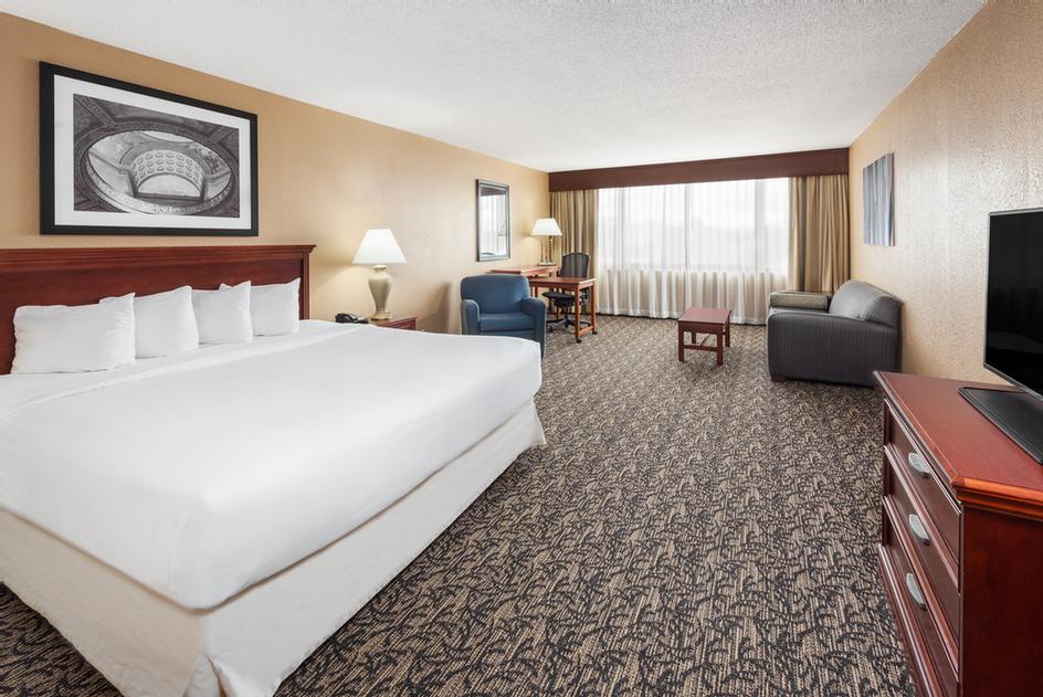 CAPITOL PLAZA HOTEL JEFFERSON CITY Jefferson City MO 415 West Mccarty