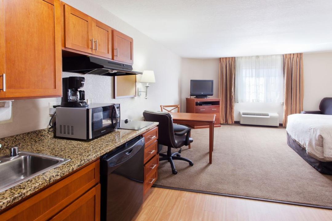 CANDLEWOOD SUITES® LEXINGTON, AN IHG HOTEL Lexington KY 603 Ad Color