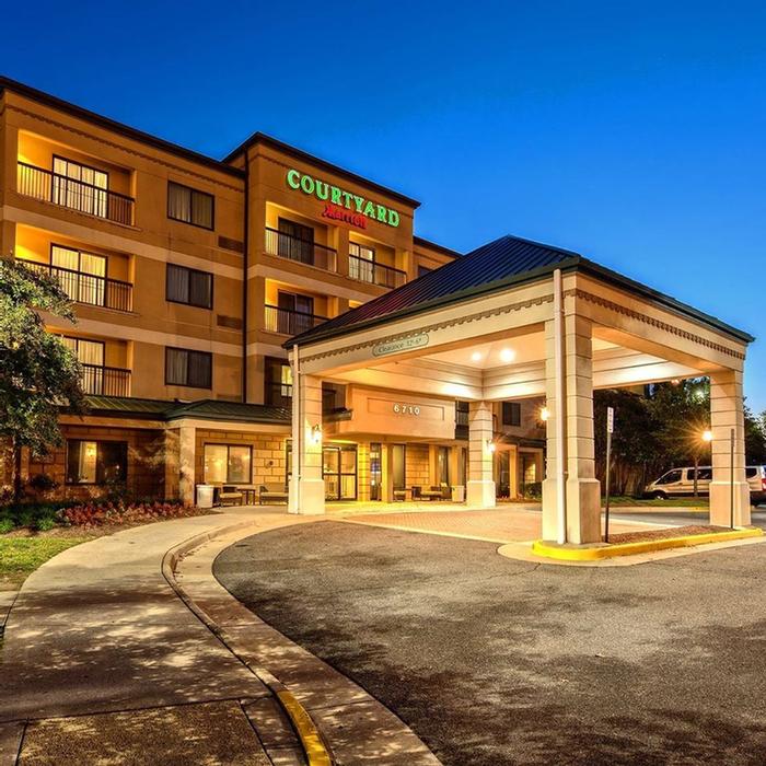 COURTYARD WEST SPRING MARRIOTT West Springfield MA 885 Riverdale 01089