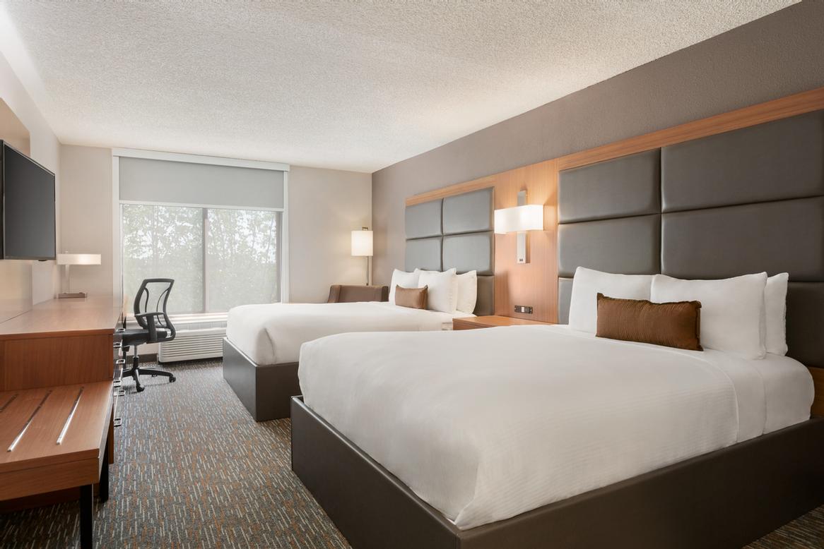 WINGATE BY WYNDHAM CINCINNATI BLUE ASH Cincinnati OH 4320 Glendale