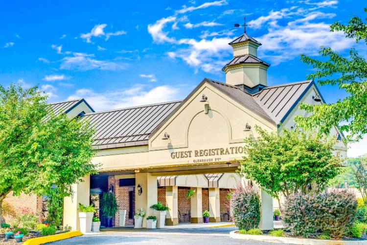 THE HOLIDAY INN® HOLIDOME & CONFERENCE CENTER York PA 2000 Loucks Rd