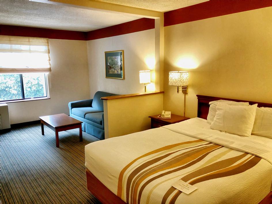 LA QUINTA® INN & SUITES BURLINGTON BY WYNDHAM Burlington VT 1285