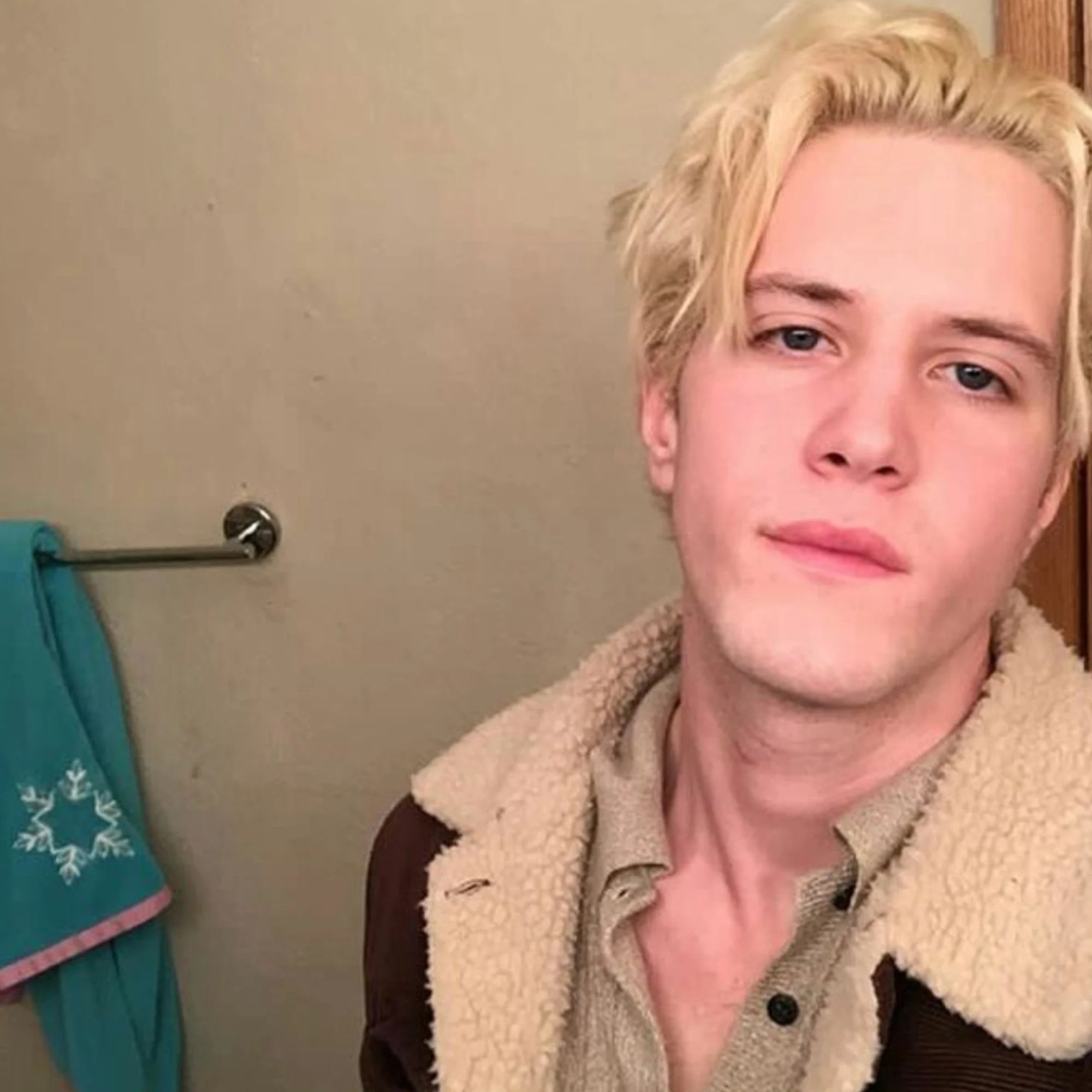 Who are Lana Del Rey’s supportive siblings, Caroline and Charlie Grant