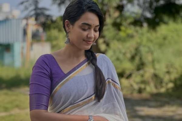 புடவையில் கலக்கும் சீரியல் நடிகையும், பிக்பாஸ் பிரபலமுமான பவித்ரா ஜனனி போட்டோஸ் புடவையில் கலக்கும் சீரியல் நடிகையும், பிக்பாஸ் பிரபலமுமான பவித்ரா ஜனனி போட்டோஸ்