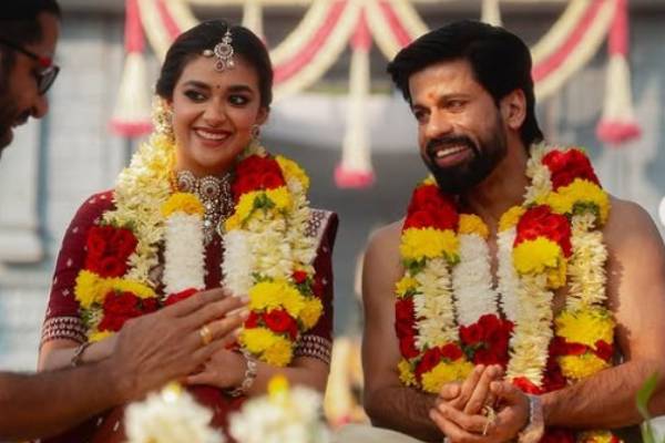 திருமணத்திற்கு பின் தனது வாழ்க்கை எப்படி உள்ளது.. கீர்த்தி சுரேஷ் ஓபன் டாக் திருமணத்திற்கு பின் தனது வாழ்க்கை எப்படி உள்ளது.. கீர்த்தி சுரேஷ் ஓபன் டாக்