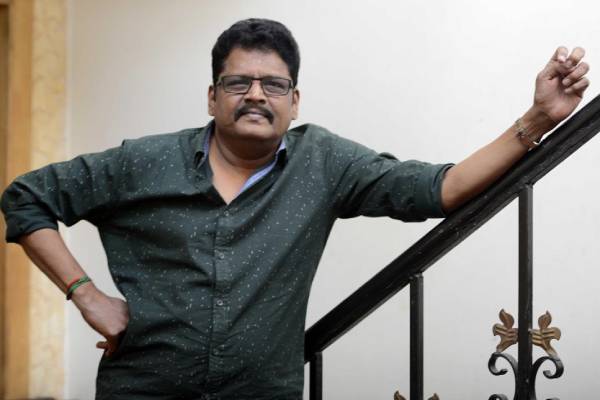 தனது மகள்களை சினிமா பக்கம் கே.எஸ்.ரவிக்குமார் காட்டாமல் இருந்தது ஏன்? தனது மகள்களை சினிமா பக்கம் கே.எஸ்.ரவிக்குமார் காட்டாமல் இருந்தது ஏன்?