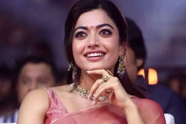 முதன்முறையாக அப்படியொரு கதைக்களத்தில் நடிக்கும் நடிகை ராஷ்மிகா மந்தனா.. வெளிவந்த அப்டேட் முதன்முறையாக அப்படியொரு கதைக்களத்தில் நடிக்கும் நடிகை ராஷ்மிகா மந்தனா.. வெளிவந்த அப்டேட்