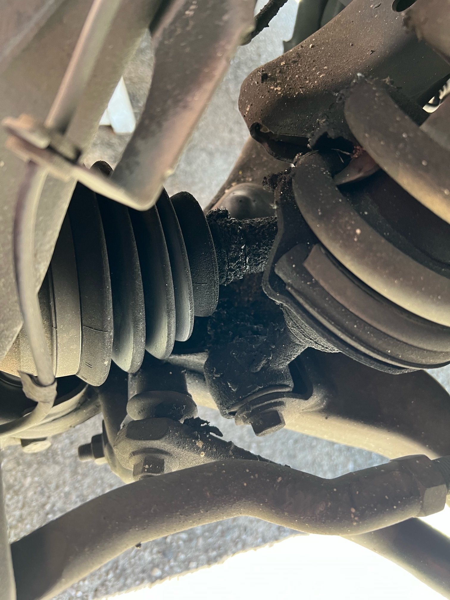 Looks like a bad CV joint. Nissan Navara Truck Forum