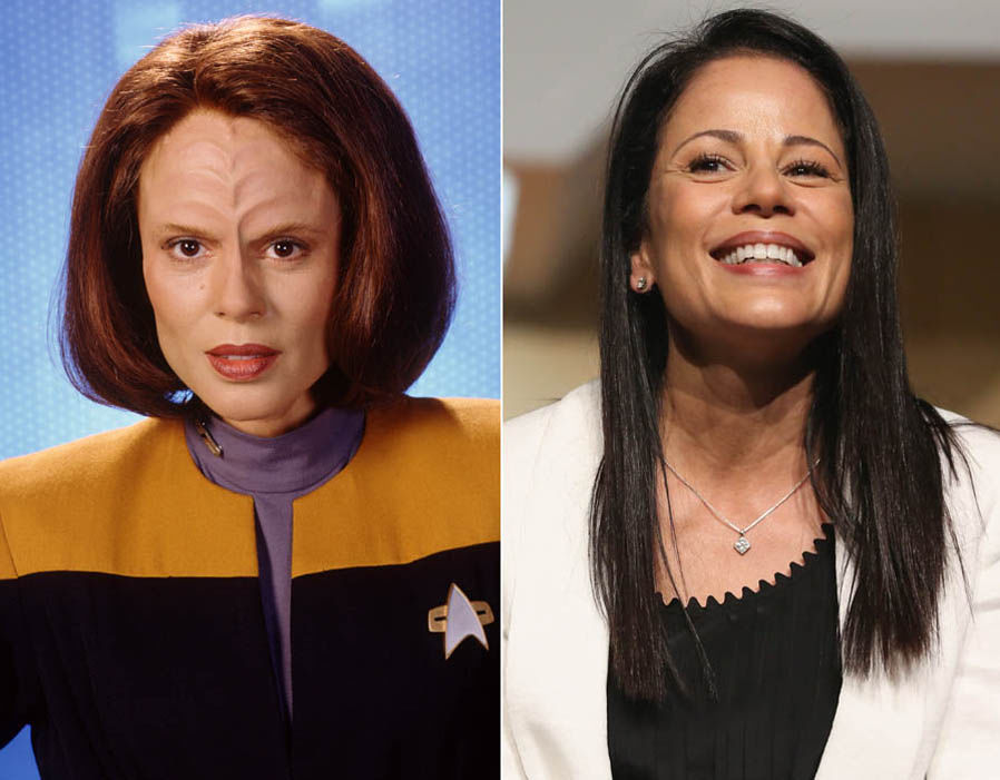 B’Elanna Torres played by Roxann Dawson in Voyager Star Trek cast