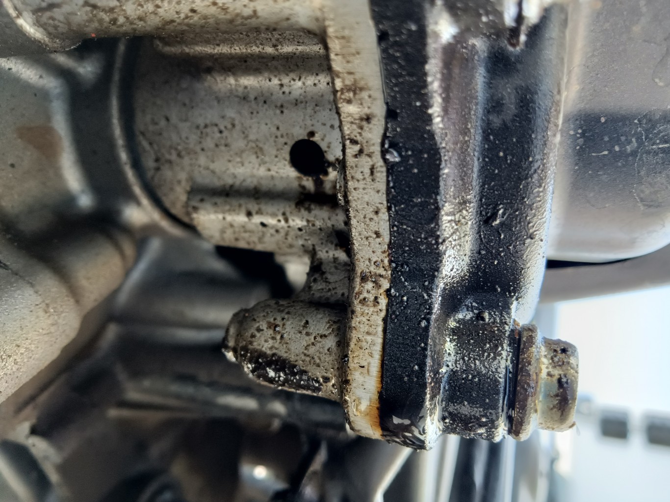 Water pump oil leak page 17 Maintenance and Servicing Honda CB500X