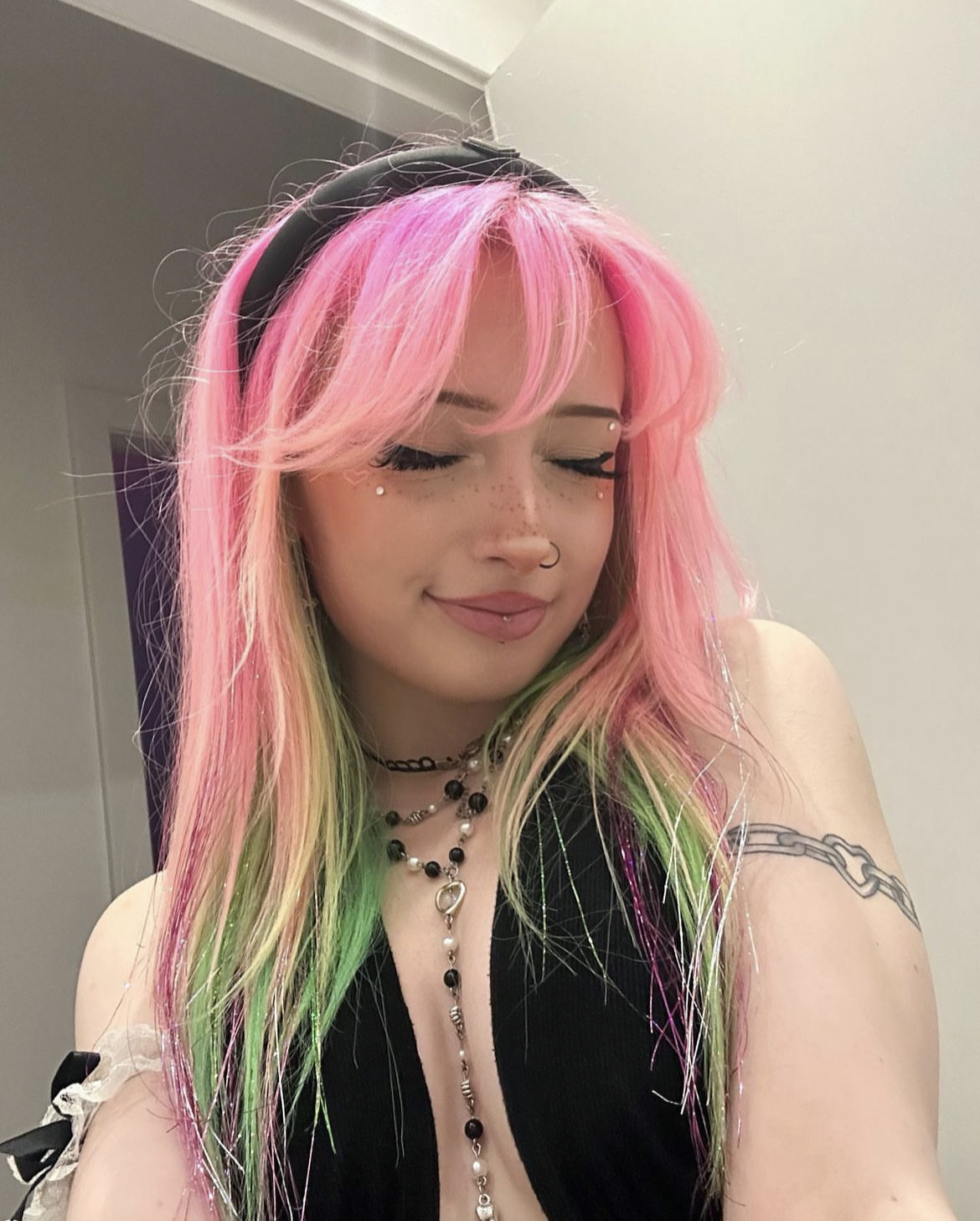 eva violet edges you - Image Chest - Free Image Hosting And Sharing