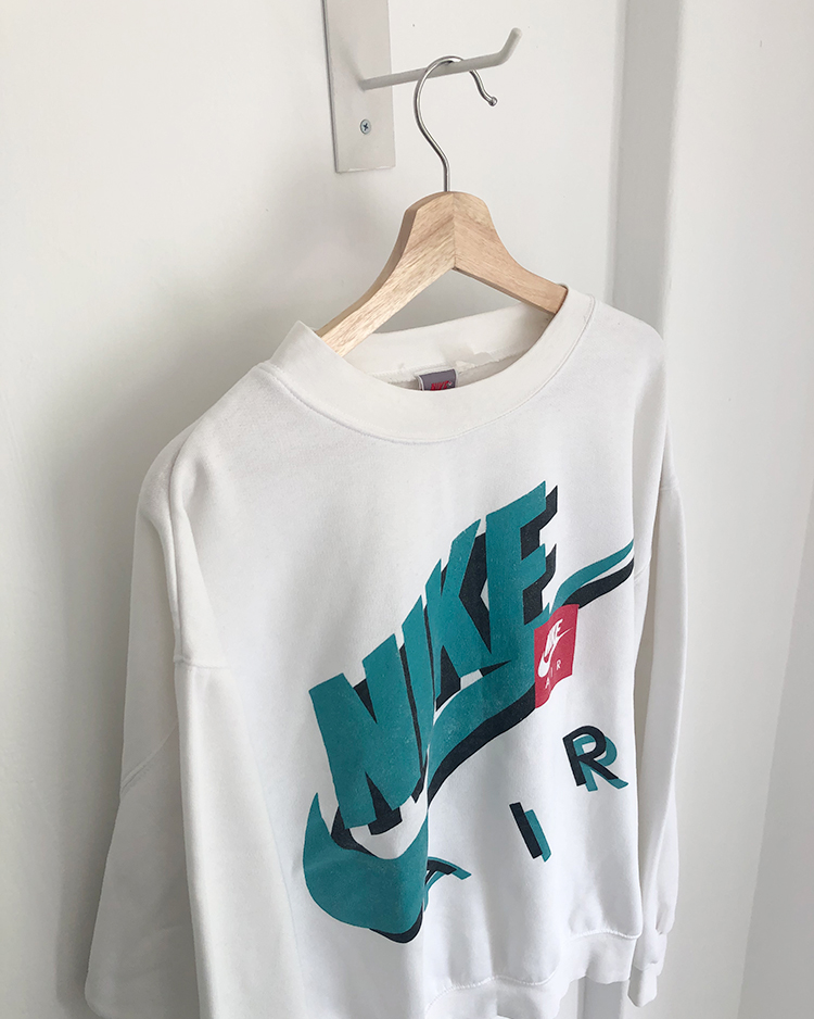 90’s Nike Sweatshirt lilisun