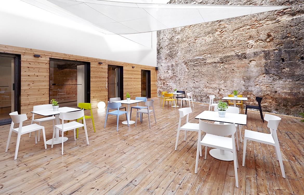 Wing Chair Tables Chairs and Workstations IndesignLive