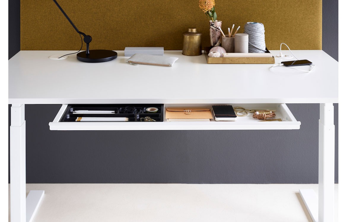 Q20 Desk Holmris JEB IndesignLive The Collection