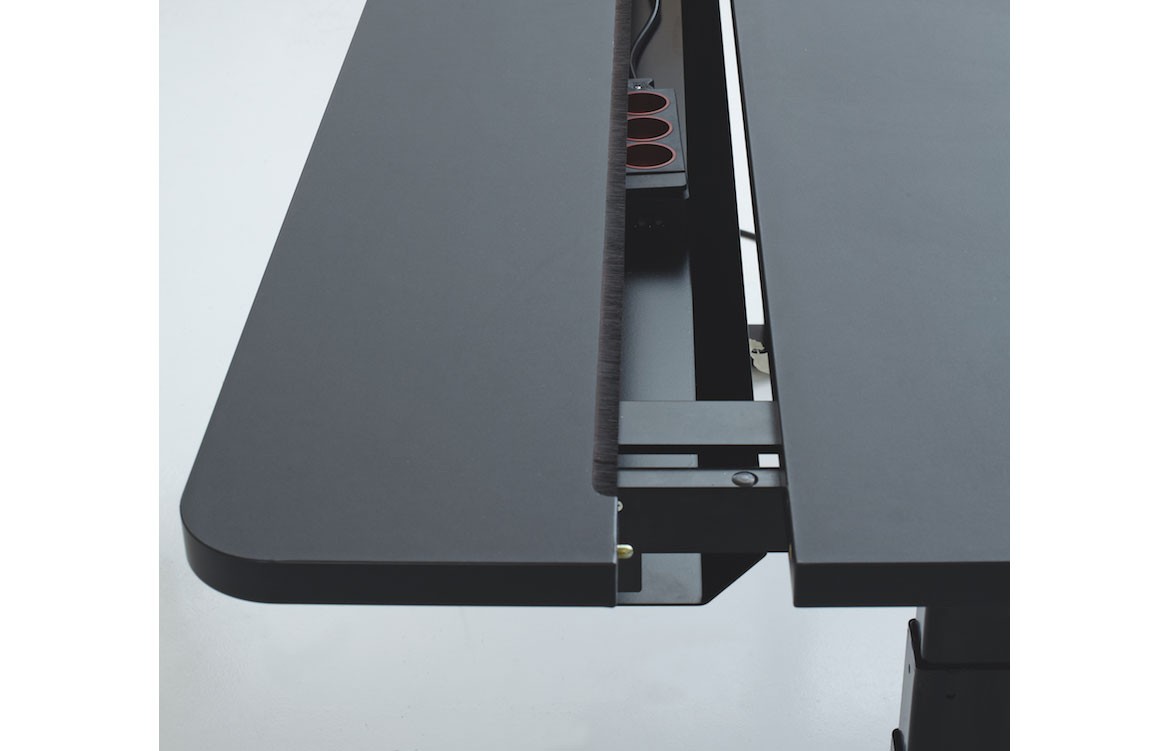 Q20 Desk Holmris JEB IndesignLive The Collection