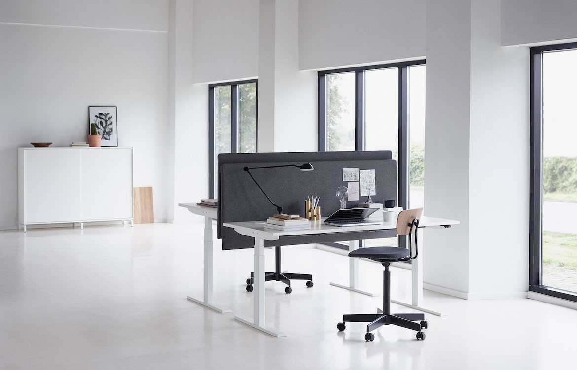 Q20 Desk Holmris JEB IndesignLive