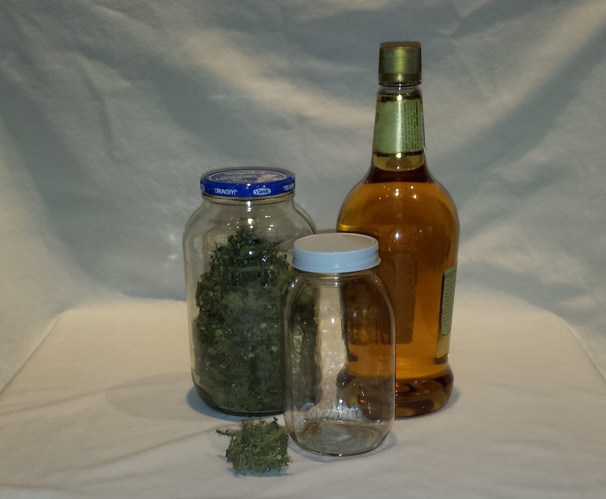 How To Make Tinctures • Insteading