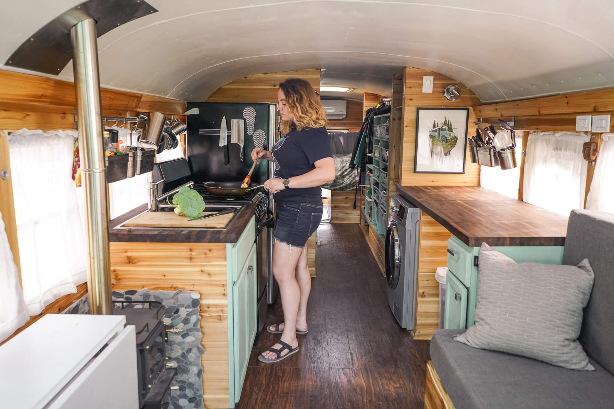 10 Amazing School Bus Conversions • Insteading