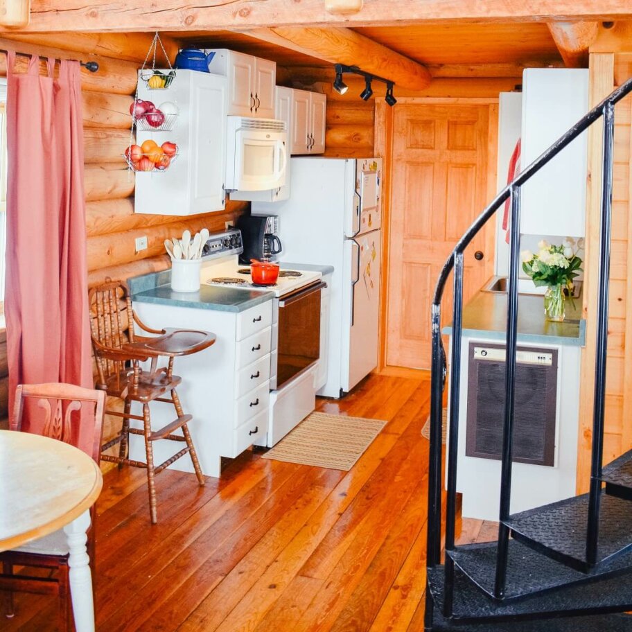A Guide To Organizing A Log Cabin • Insteading