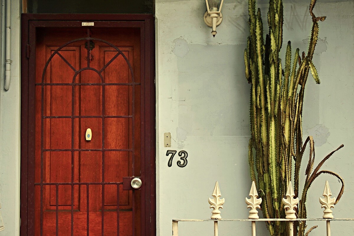 13 Creative DIY Screen Door Ideas and Important Details to Consider