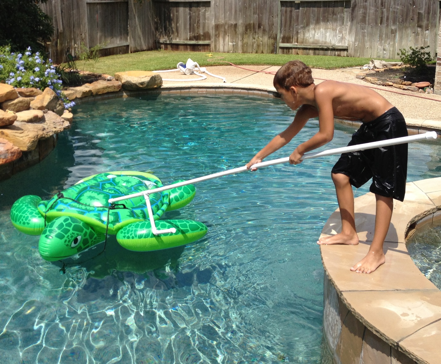 PVC Pool Tool (DIY Shepherd's Hook) 3 Steps (with Pictures