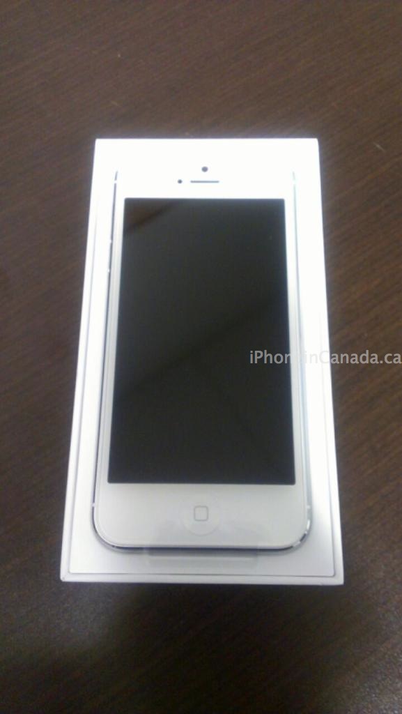 Here are Some White iPhone 5 Unboxing Pictures [Gallery] • iPhone in