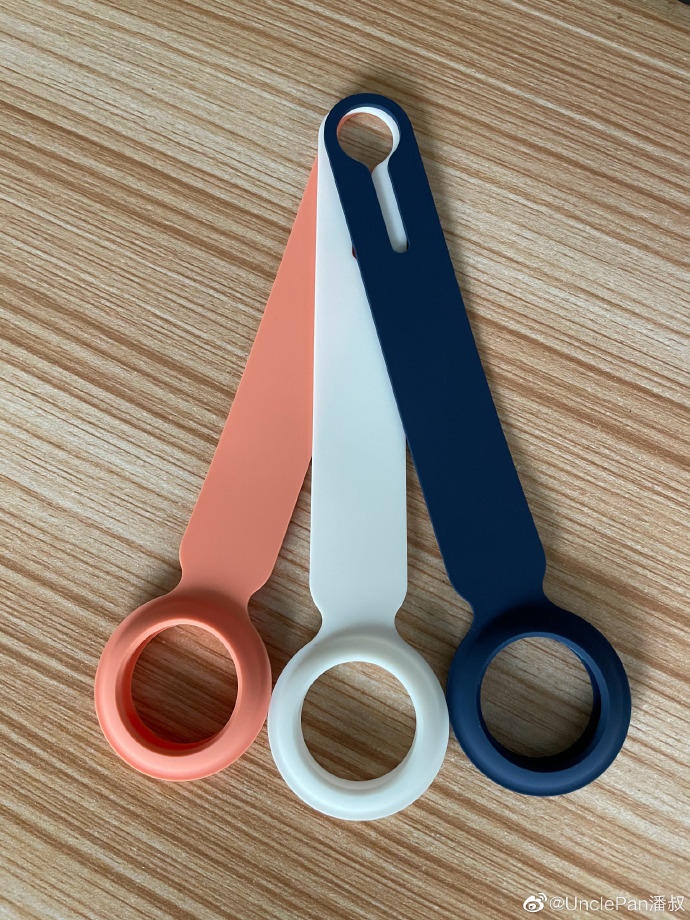 Photos of AirTag Luggage Accessory Surface Online iPhone in Canada Blog