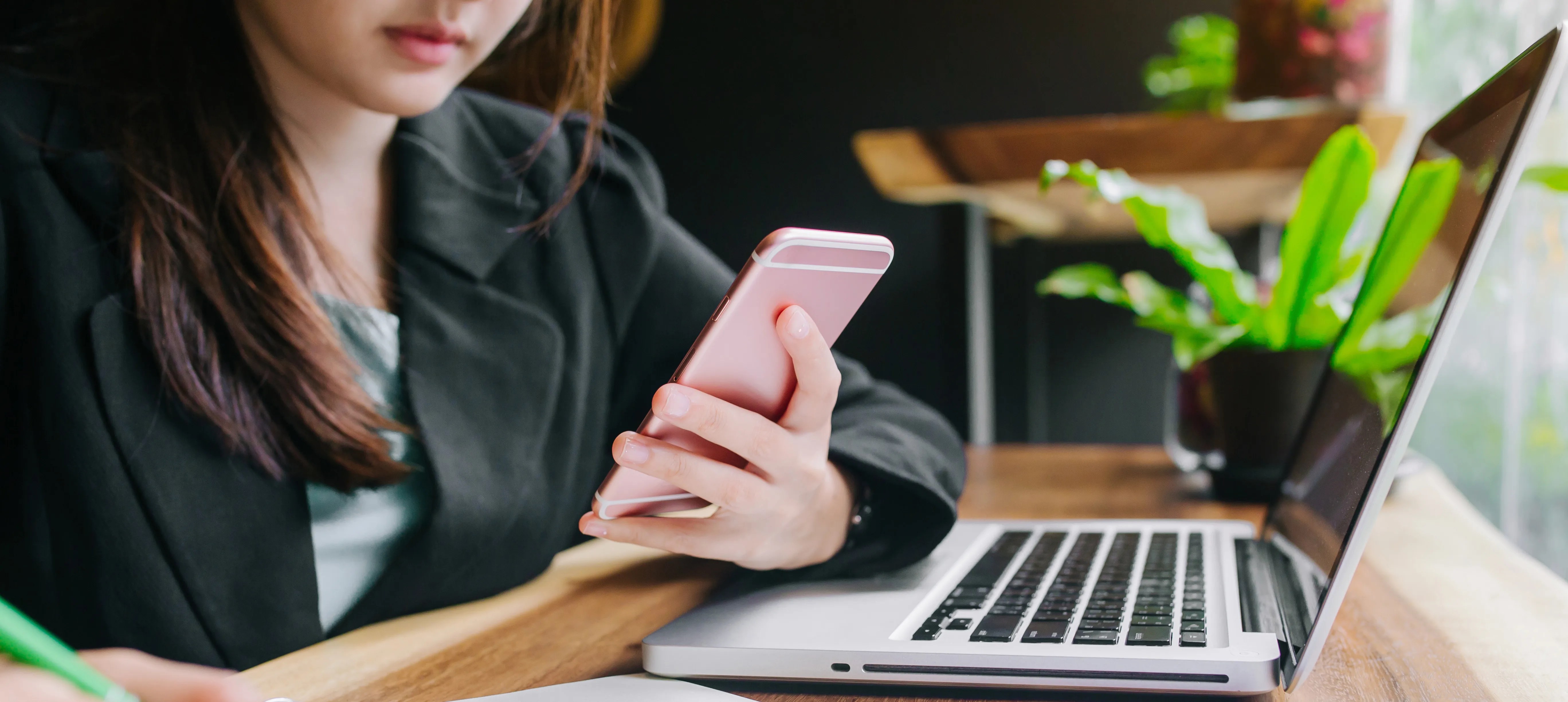 The Best Book Writing Apps Every Writer Needs on iPhone, iPad & Mac