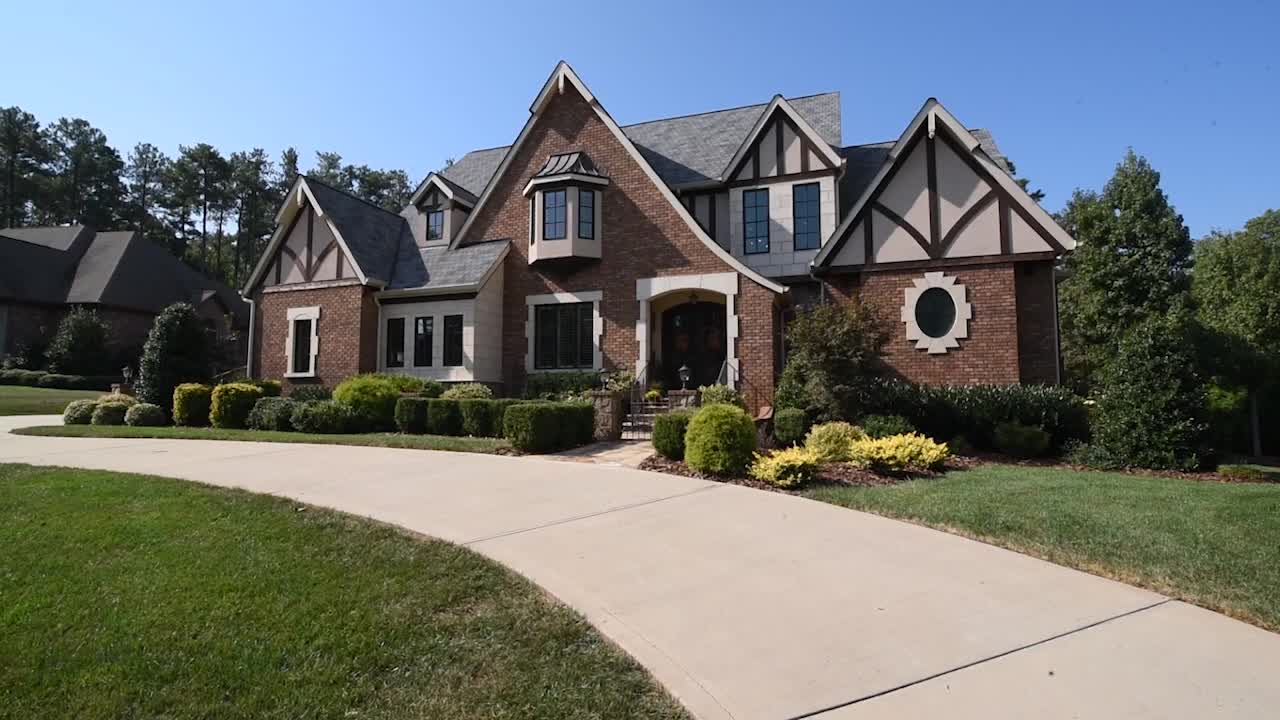 3022 Kings Manor Drive unbranded