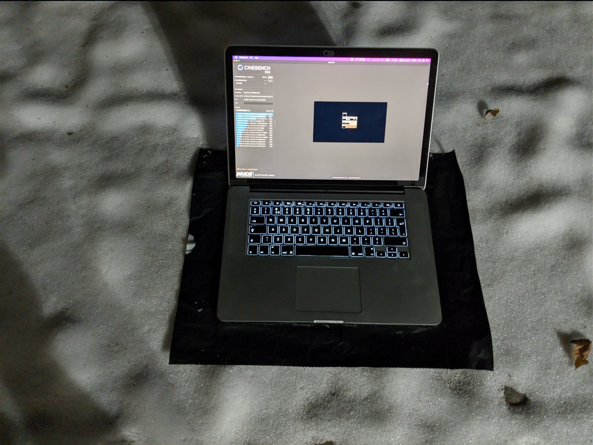 User adds water cooling to Intel MacBook Pro to silence noisy fan, sees