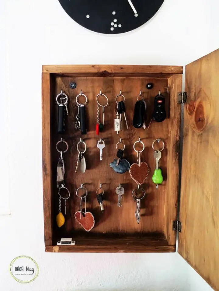 15 Easy DIY Key Holder Ideas Anyone Can Make