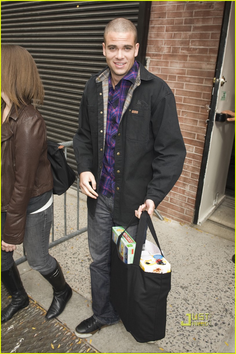 Mark Salling Interview Exclusive Photo 2331681 Glee(05)