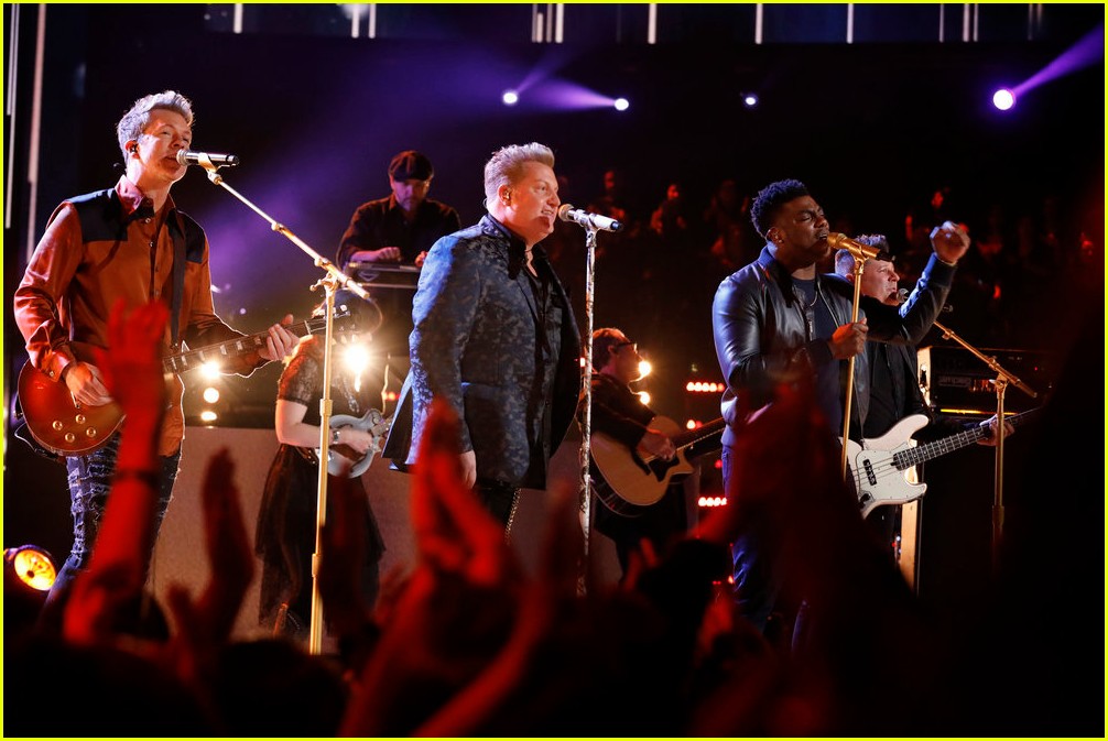 Rascal Flatts Join Kirk Jay for 'The Voice' Finale Performance (Video(018)
