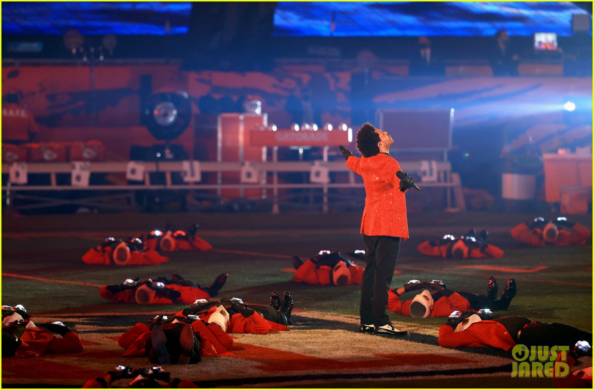 The Weeknd's Super Bowl 2021 Halftime Show Video Watch Here! Photo 4523027 Music Photos