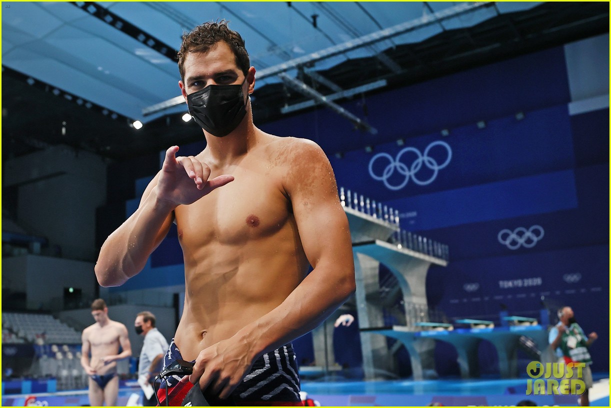 Michael andrew (born april 18, 1999) is an american competitive swimmer and the 2016 world champion in the 100 meter individual medley.he qualified for the 2020 summer olympic games, representing the united states in the 100 meter breaststroke, 200 meter individual medley, and 50 meter freestyle.he is the first swimmer qualifying to represent the united states at an olympic games in an. Michael Andrew, an Unvaccinated American Swimmer, Faces ...