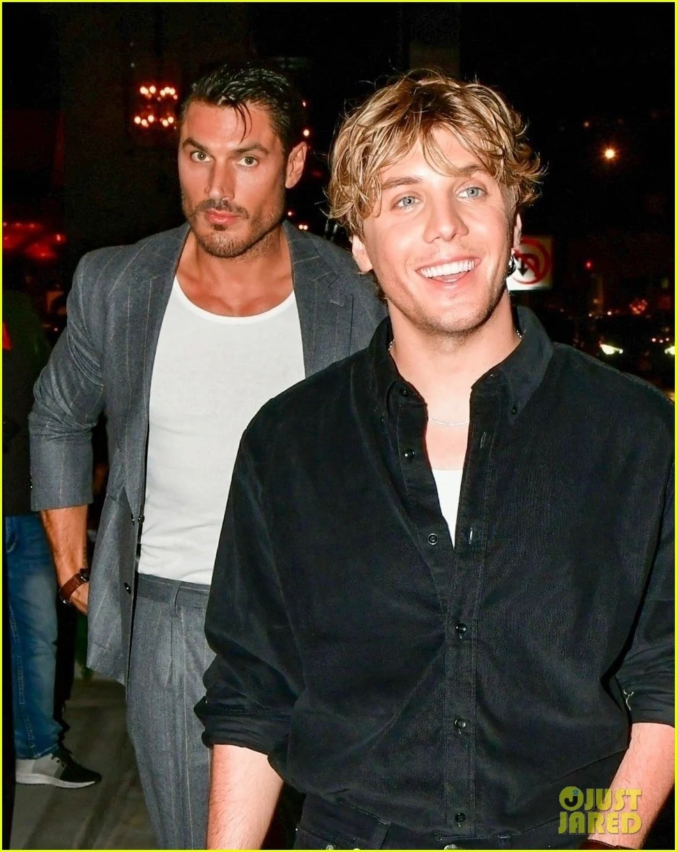Chris Appleton & Husband Lukas Gage Grab Dinner with Chris' Daughter(013)