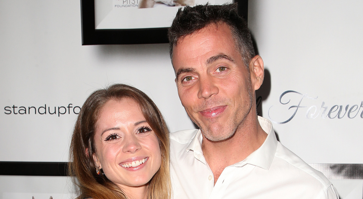 SteveO Is Engaged to Lux Wright See Her Ring! Engaged, Lux Wright