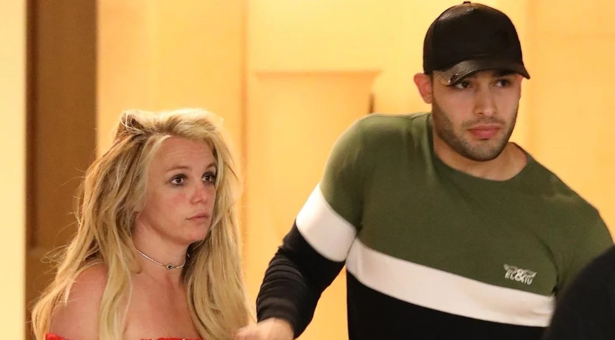 Britney Spears Photographed for First Time Since Entering Mental Health