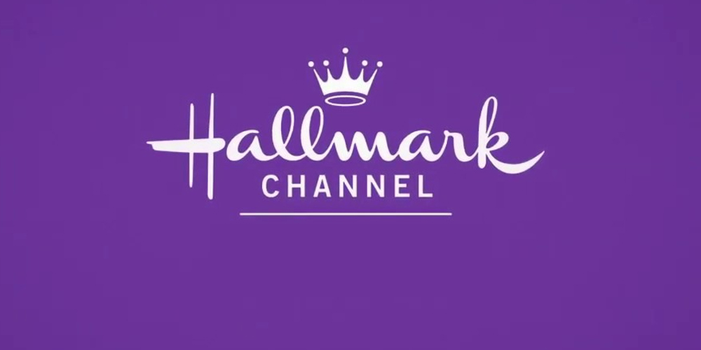 Hallmark Channel Adds More Movies To ‘Fall Into Love’ Event in October 2022 Aimee Teegarden