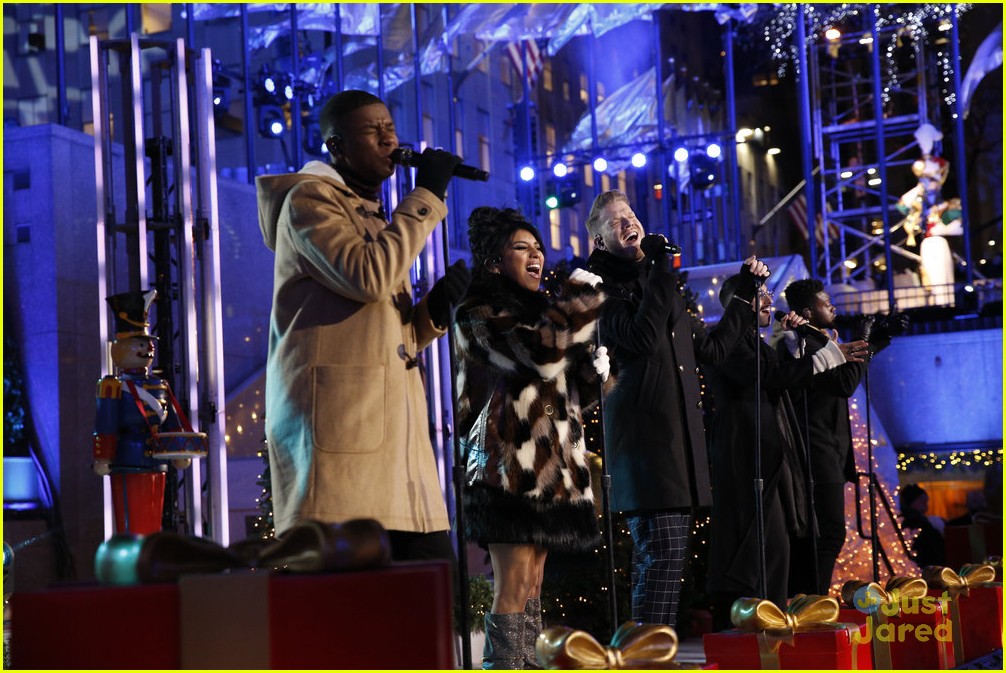 Pentatonix Rockefeller Christmas Tree Lighting 2023 Pentatonix Perform 'Let It Snow' at Rockefeller Christmas Tree Lighting