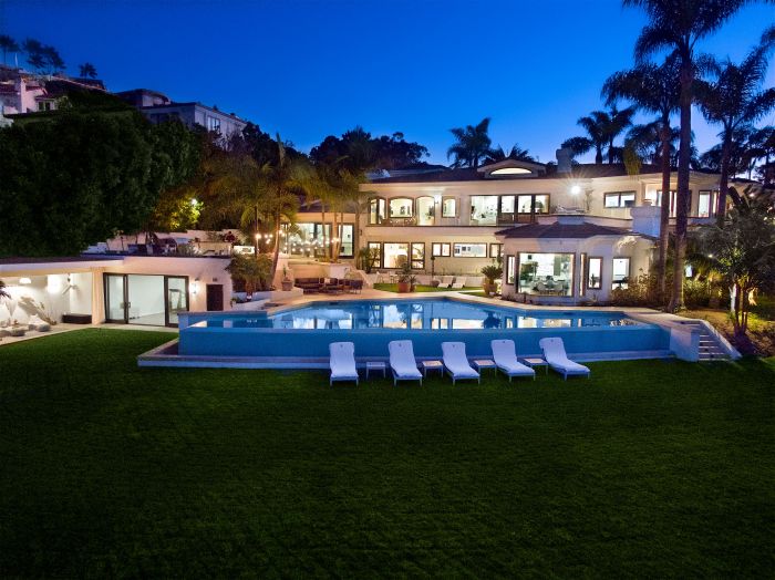 Mount Soledad Home With 180 View of La Jolla, CA Lists For 12 Million