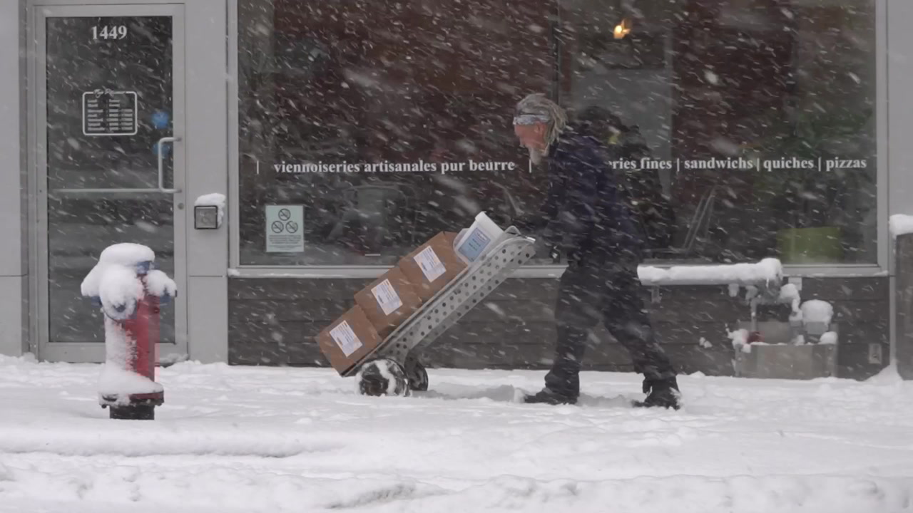 Première neige en Mauricie des dizaines de sorties de route [VIDÉO