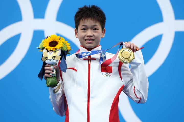 Olympics Chinese teen diving star Quan Hongchan’s village mobbed by