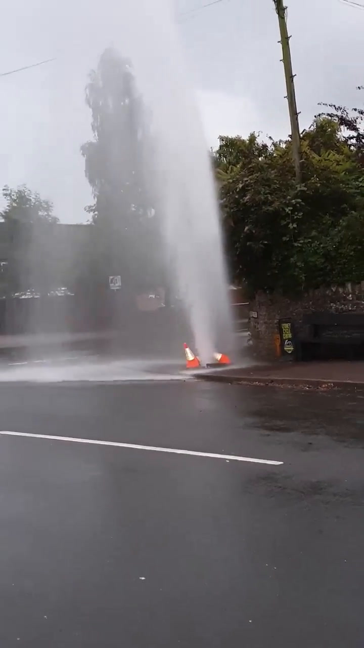 UPDATED 'Huge mains water leak' in Lydney causes flooding to the High