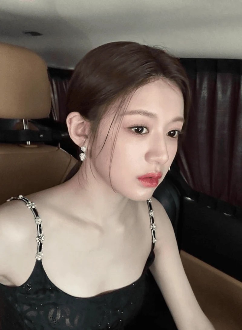 A scene of Go Youn-Jung on the street was captured by netizens! This